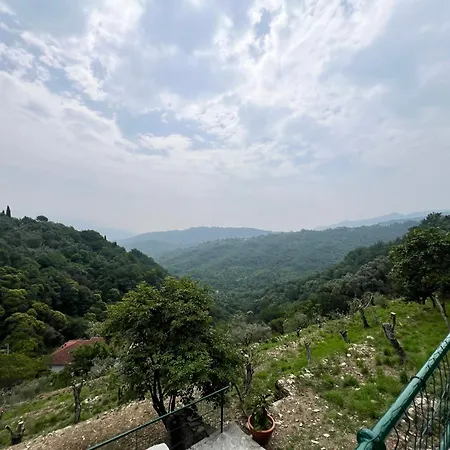 Welcome Riviera - Casa Maria Casa Indipendente In Collina Con Vista ,98 Gradini Per Raggiungerla A Scendere E Salire, Wi-fi Gratuito Incluso * San Martino di Noceto