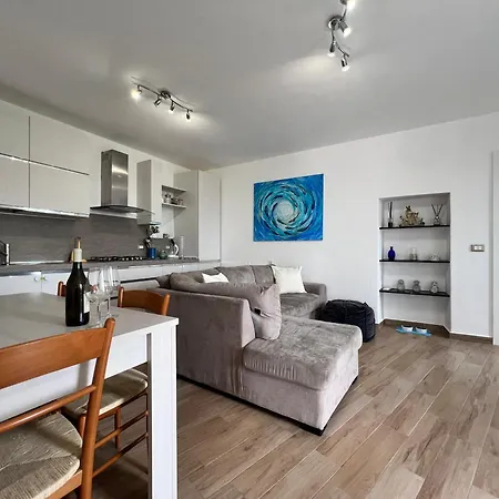 Welcome Riviera - Casa Maria Casa Indipendente In Collina Con Vista ,98 Gradini Per Raggiungerla A Scendere E Salire, Wi-fi Gratuito Incluso Appartamento *