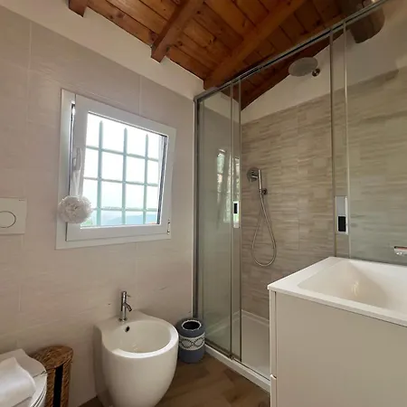 Welcome Riviera - Casa Maria Casa Indipendente In Collina Con Vista ,98 Gradini Per Raggiungerla A Scendere E Salire, Wi-fi Gratuito Incluso Appartamento San Martino di Noceto