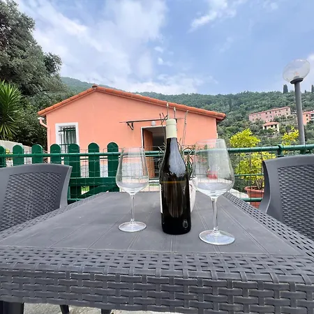 Welcome Riviera - Casa Maria Casa Indipendente In Collina Con Vista ,98 Gradini Per Raggiungerla A Scendere E Salire, Wi-fi Gratuito Incluso Appartamento San Martino di Noceto